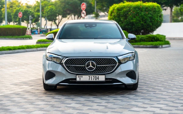  Серый Mercedes E200 Photo 3