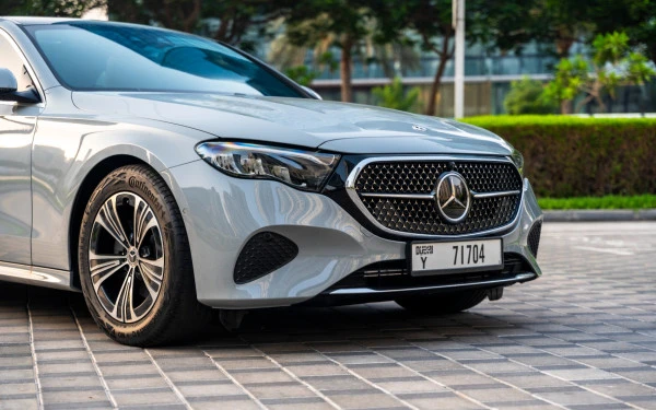  Серый Mercedes E200 Photo 5