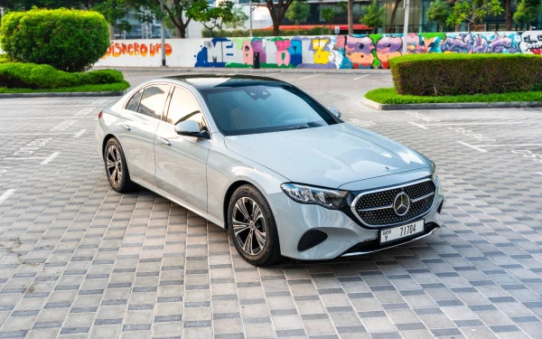  Серый Mercedes E200 Photo 6