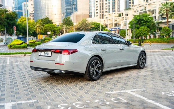  Серый Mercedes E200 Photo 7