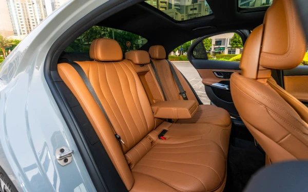  Серый Mercedes E200 Photo 13