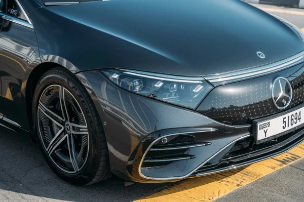  Grey Mercedes EQS 580 Photo 2