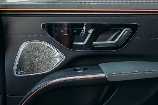  Grey Mercedes EQS 580 Photo 7