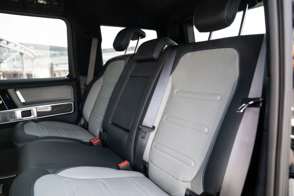  Grigio Mercedes G 580 Photo 15