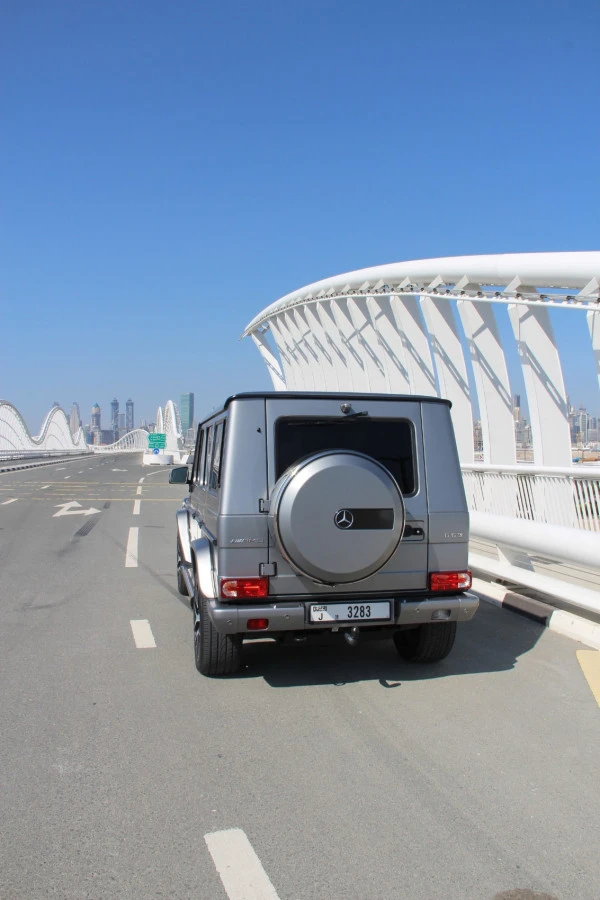  Grey Mercedes G63 Photo 2