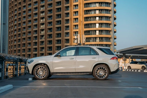  Grey Mercedes GLE 450 AMG-kit Photo 2