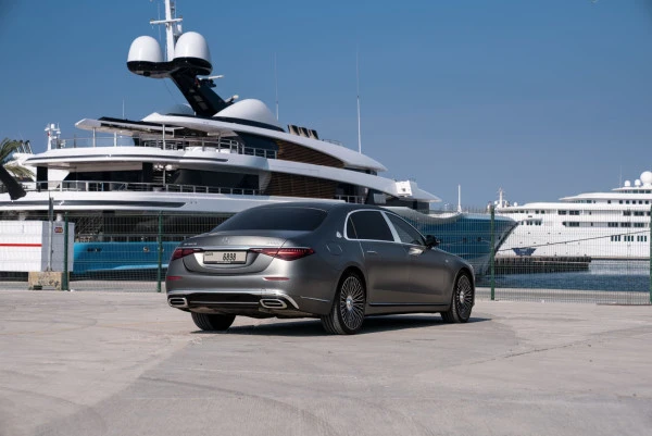  Grey Mercedes S680 Maybach Photo 5