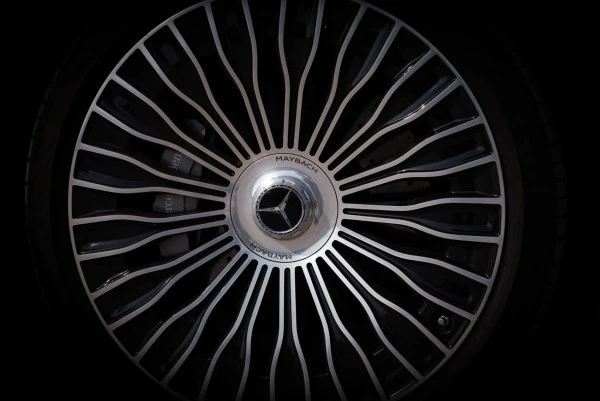  Grey Mercedes S680 Maybach Photo 22