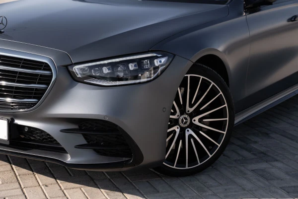  اللون الرمادي مرسيدس S500 مايباخ Photo 14