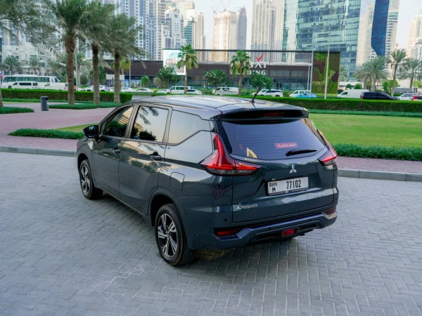  Grey Mitsubishi Xpander Photo 11