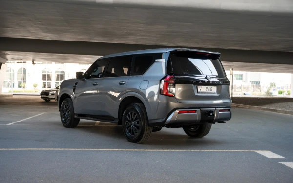  اللون الرمادي نيسان باترول Platinum V6 Photo 4