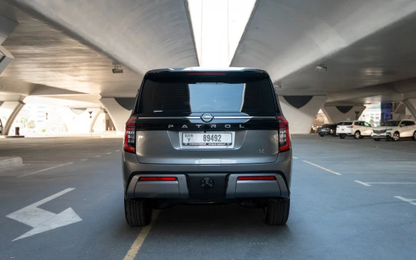  اللون الرمادي نيسان باترول Platinum V6 Photo 6