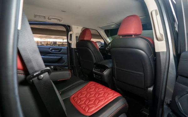  اللون الرمادي نيسان باترول Platinum V6 Photo 13