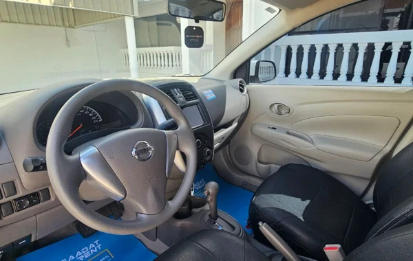  Grise Nissan Sunny Photo 4