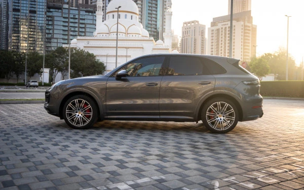  Grey Porsche Cayenne GTS Photo 2