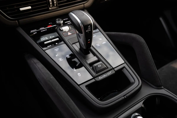  Grau Porsche Cayenne GTS Photo 12