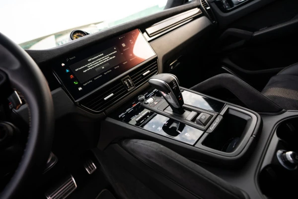  Grau Porsche Cayenne GTS Photo 15