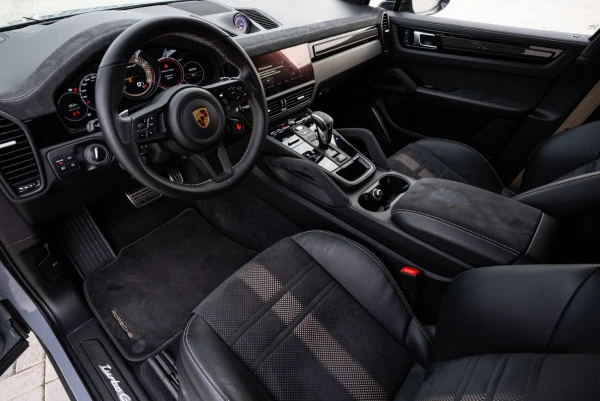  Grau Porsche Cayenne GTS Photo 17