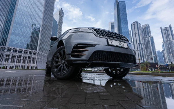  Grey Range Rover Velar Photo 3