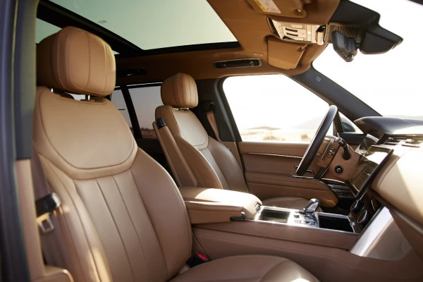  Grey Range Rover Vogue HSE Photo 5