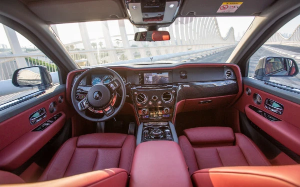  Серый Rolls Royce Cullinan Black Badge Mansory Photo 5