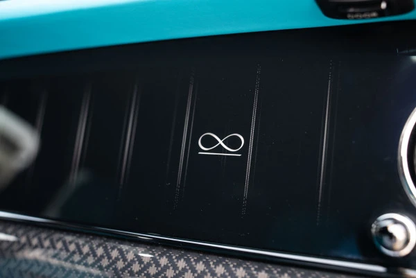  Grey Rolls Royce Cullinan Photo 9