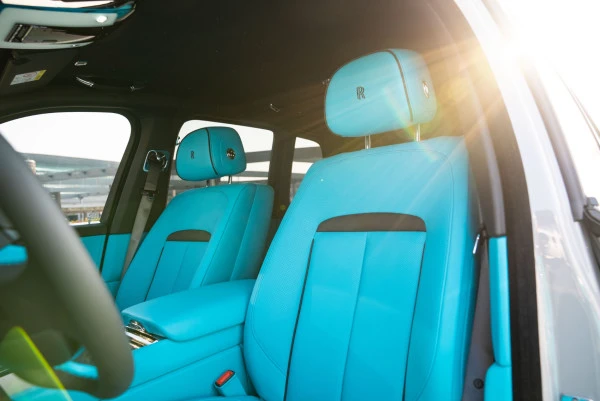  Grey Rolls Royce Cullinan Photo 13