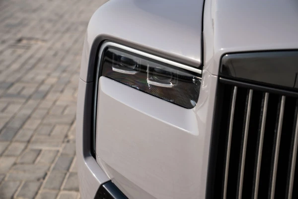  Grey Rolls Royce Cullinan Photo 17