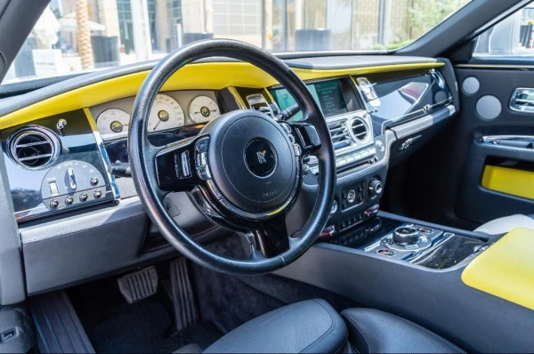  Grey Rolls Royce Ghost Photo 2