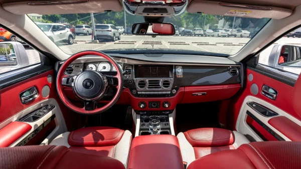  Gris Rolls Royce Ghost Photo 3