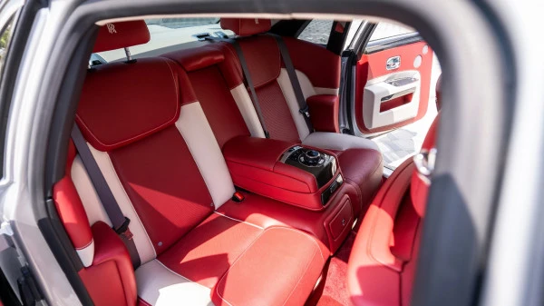  Gris Rolls Royce Ghost Photo 6