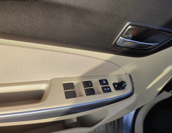  Grey Suzuki Dzire Photo 2