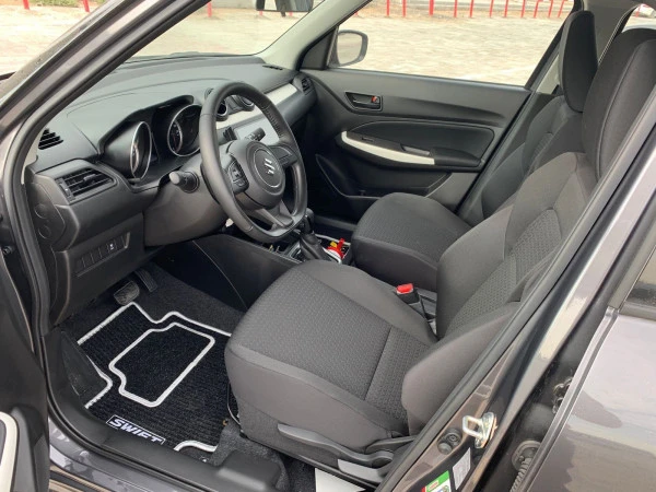  Grey Suzuki Swift Photo 5