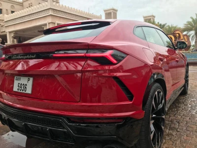  Red Lamborghini Urus Photo 3