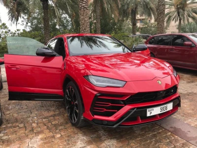 Red Lamborghini Urus Photo 4