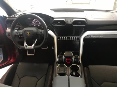  Red Lamborghini Urus Photo 10
