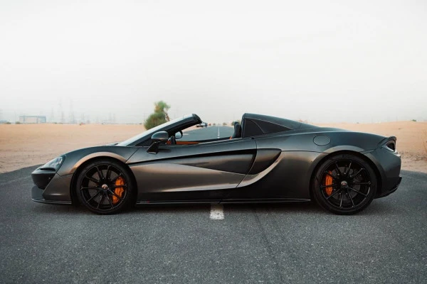  Black McLaren 570S Spyder Photo 2