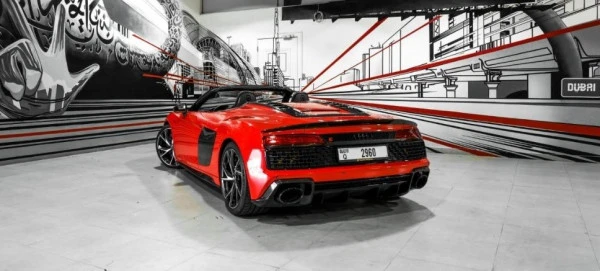  Rouge Audi R8 spyder Photo 3