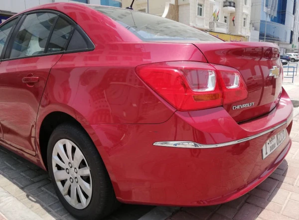  Red Chevrolet Cruze Photo 3