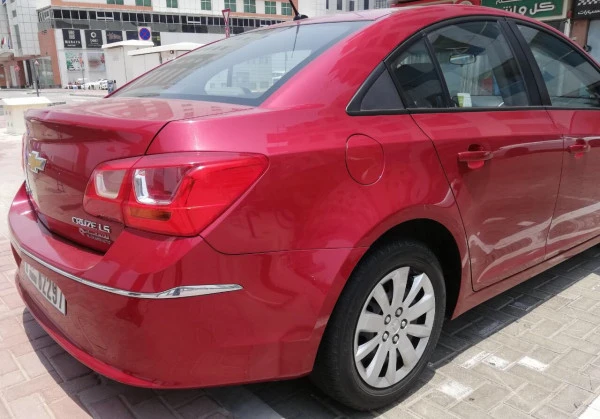  Red Chevrolet Cruze Photo 5