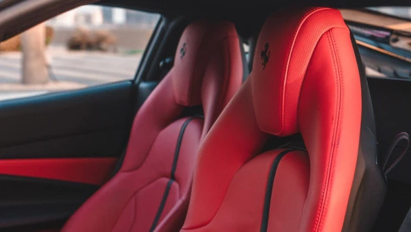  rojo Ferrari F8 Tributo Photo 4