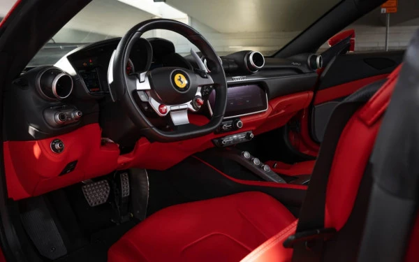  أحمر فيراري بورتوفينو روسو Red Roof Photo 3