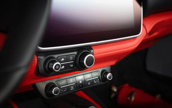  أحمر فيراري بورتوفينو روسو Red Roof Photo 5