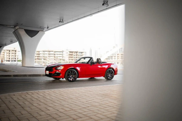  Red Fiat Abarth 124 Spider Photo 4