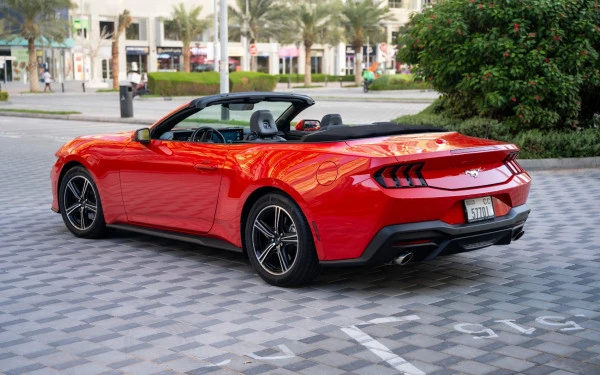  Red Ford Mustang cabrio Photo 4