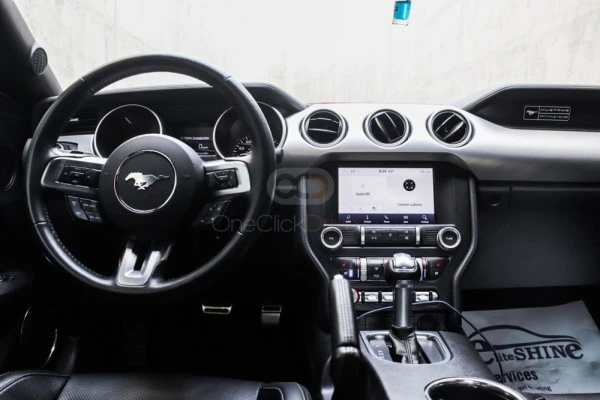  Rot Ford Mustang Photo 4