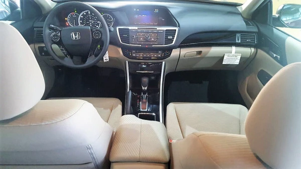  Maroon Honda Accord Photo 4