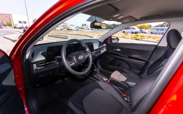  Red Hyundai Accent Photo 7