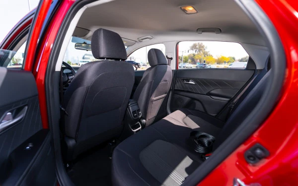  Red Hyundai Accent Photo 11