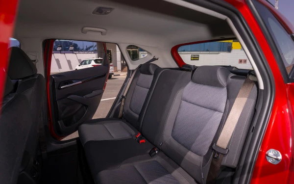  Red KIA Seltos Photo 14